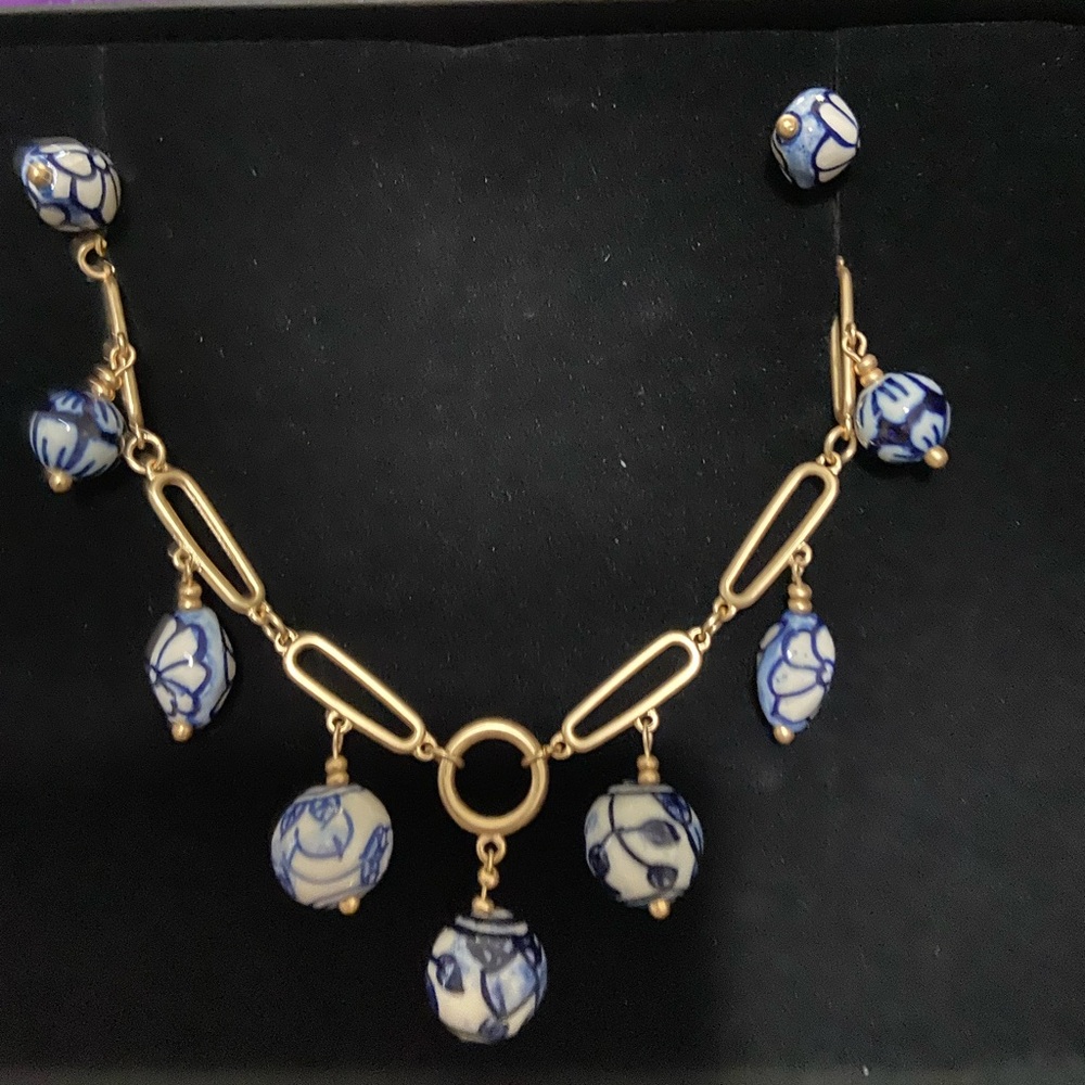 Elegant Blue and Gold Necklace